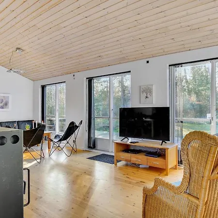 4 Bedroom Beautiful In Σπίτι διακοπών Rørvig
