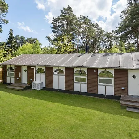 Дом отдыха 4 Bedroom Beautiful In *