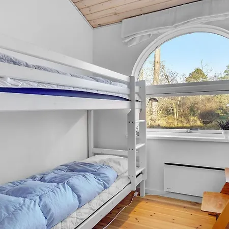 4 Bedroom Beautiful In *