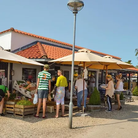 Дом отдыха 4 Bedroom Beautiful In